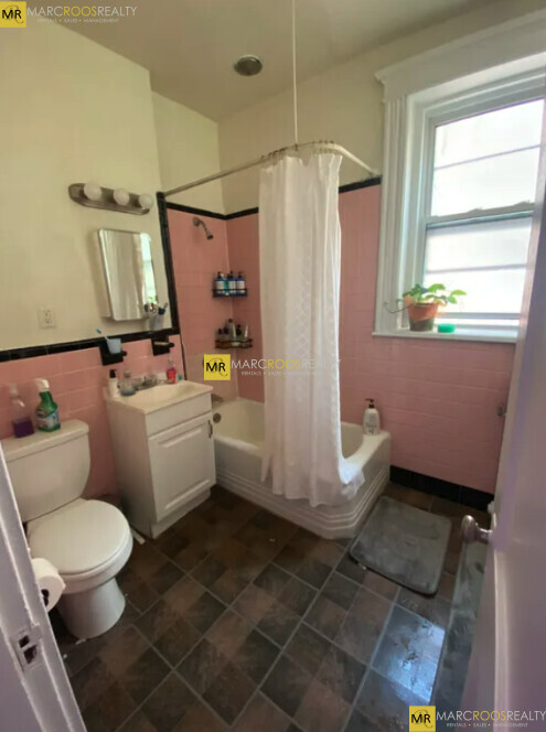 24 Euston St, Unit 4 in Brookline, MA - Building Photo