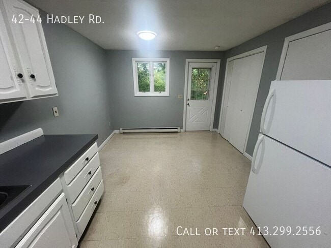 42-44-44 Hadley Rd in Sunderland, MA - Building Photo - Building Photo