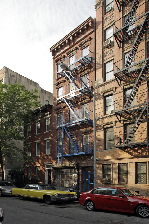 189 E Second St in New York, NY - Building Photo