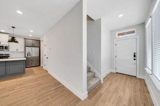 13648 Giovannis Gdn in San Antonio, TX - Building Photo - Building Photo