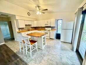 1302 Airport Rd in Aliquippa, PA - Building Photo - Building Photo