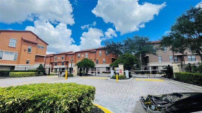 6149 Metrowest Blvd in Orlando, FL - Building Photo - Building Photo