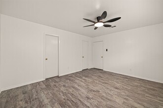 5615 Beechnut St in Houston, TX - Building Photo - Building Photo