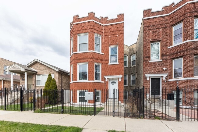 property at 4340 W Shakespeare Ave