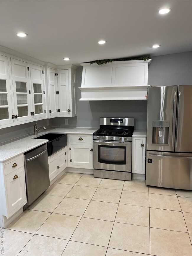 94 New York Ave in Sound Beach, NY - Building Photo - Building Photo