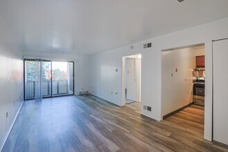 Dawson Village in Pittsburgh, PA - Building Photo - Interior Photo