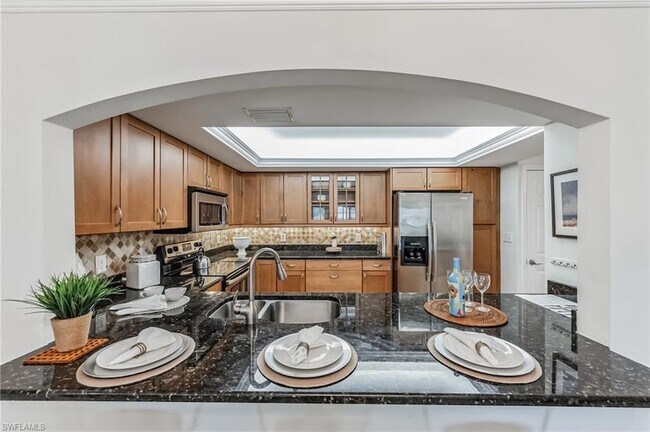 5633 Turtle Bay Dr in Naples, FL - Building Photo - Building Photo