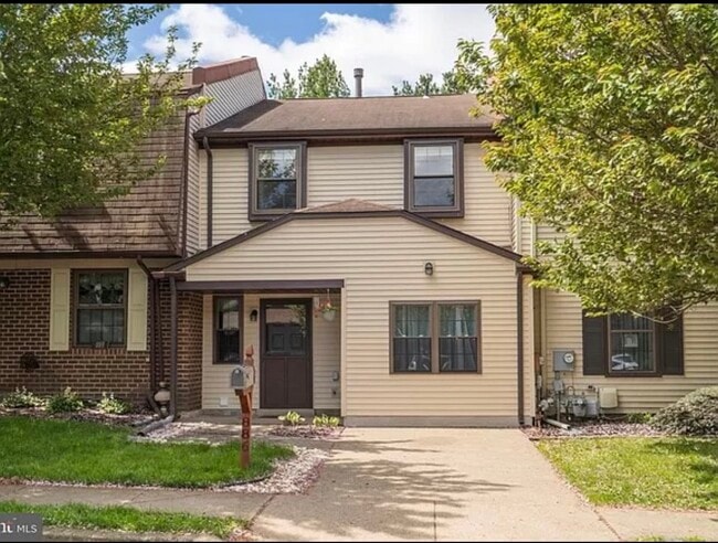 property at 886 Andover Pl