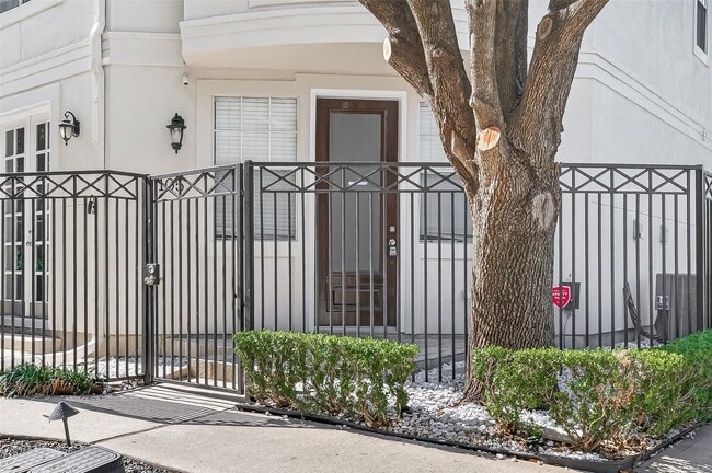 property at 105 Detering St