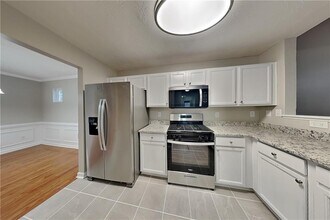 21 Venetian Way in Dallas, GA - Building Photo - Building Photo