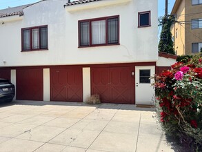 1323-1325 N Mansfield Ave in Los Angeles, CA - Building Photo - Building Photo