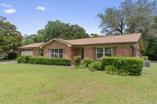 38 Sharilyn Dr in Shalimar, FL - Building Photo