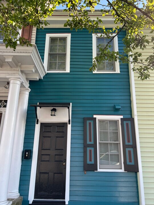 105 W Market St, Unit B in Orwigsburg, PA - Building Photo