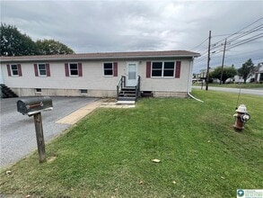 6 Eley St in Nazareth, PA - Building Photo - Building Photo