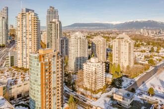 the Evergreen in Burnaby, BC - Building Photo - Building Photo