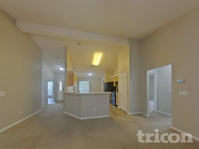 11329 Hartland Rd, Unit 102 in Jacksonville, FL - Building Photo - Building Photo