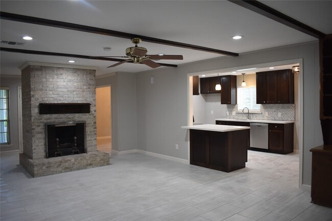 property at 3110 Springhill Dr