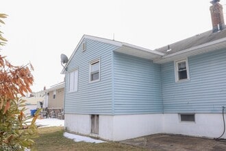 118 Hobart Ave in Rutherford, NJ - Building Photo - Building Photo