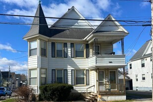 48 Arnold Ave in Amsterdam, NY - Building Photo