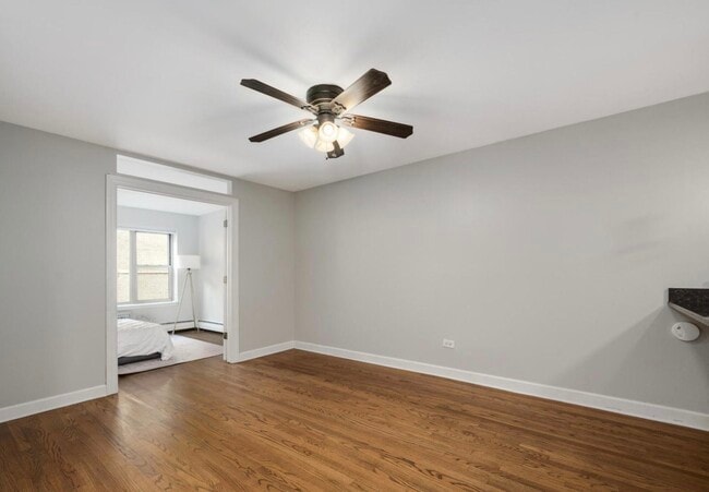 property at 420 W Aldine Ave