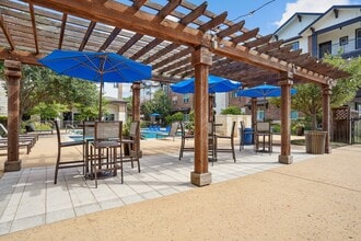 Century Lake Highlands in Dallas, TX - Foto de edificio - Building Photo