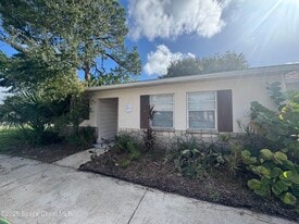 1514 Clearlake Rd in Cocoa, FL - Building Photo