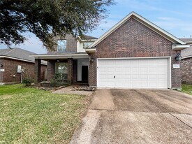 10006 Wood Leaf Ct in Baytown, TX - Building Photo