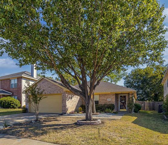 10008 Chapel Rock Dr in Fort Worth, TX - Building Photo