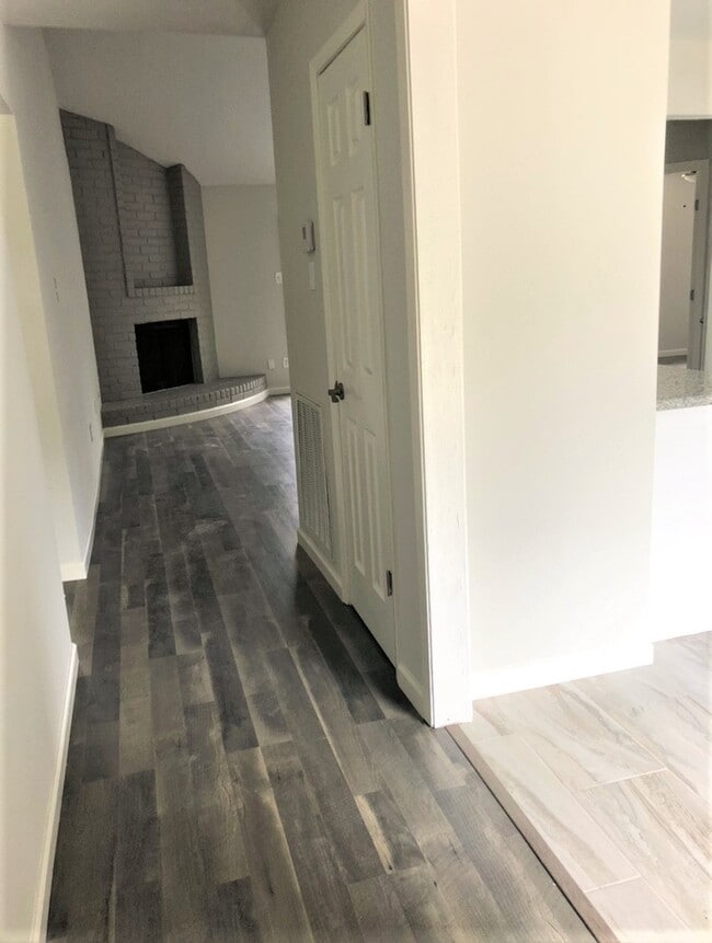 property at 1919 Oakwell Ln