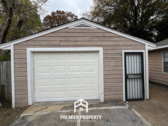 2983 Cherry Rd in Memphis, TN - Building Photo - Building Photo