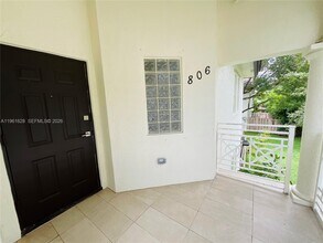 10901 NW 88th Terrace in Doral, FL - Building Photo - Building Photo