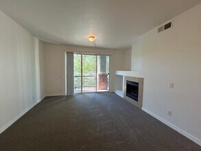 2133 Krisron Rd in Fort Collins, CO - Building Photo - Building Photo