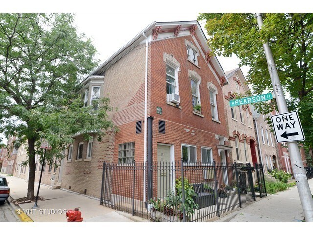 property at 846 N Hermitage Ave