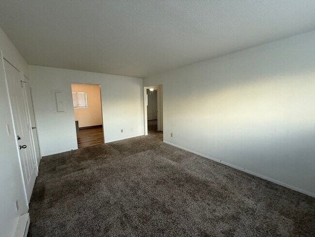 5016 1st Ave NW in Cedar Rapids, IA - Building Photo - Building Photo