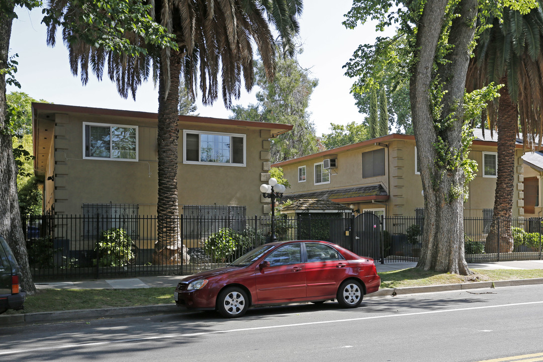 2519-2523 G St in Sacramento, CA - Building Photo