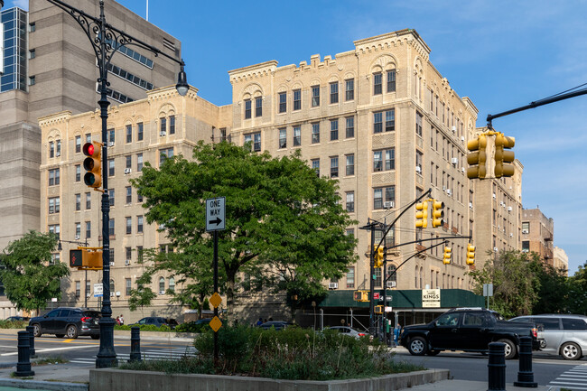 1100 Grand Concourse in Bronx, NY - Building Photo - Building Photo