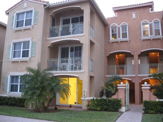6630 NW 114th Ave in Doral, FL - Building Photo - Building Photo