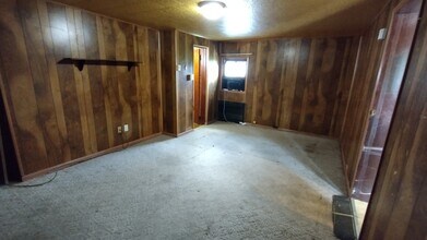 2223 N Water St Ext in Uhrichsville, OH - Building Photo - Building Photo