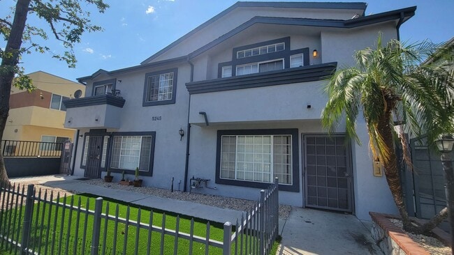 5245 Riverton Ave in Los Angeles, CA - Building Photo - Building Photo