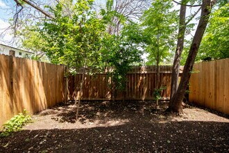 1835 Dawson St in San Antonio, TX - Building Photo - Building Photo