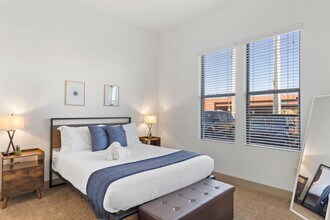 555 N College Ave in Tempe, AZ - Building Photo - Building Photo