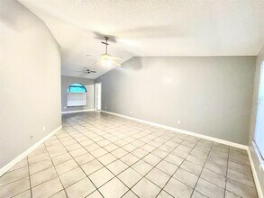 10026 Chesham Dr in Orlando, FL - Building Photo - Building Photo