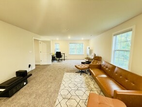 7114 North Bridge Dr in Huntersville, NC - Building Photo - Building Photo