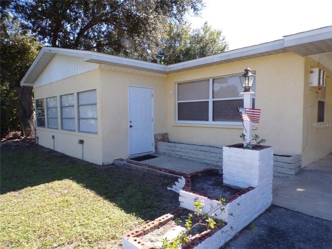 25059 Harbor View Rd in Port Charlotte, FL - Building Photo - Building Photo
