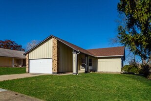 5305 Springtrail Dr in Florissant, MO - Building Photo