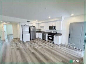 10505 Hawthorne Blvd in Inglewood, CA - Building Photo - Building Photo