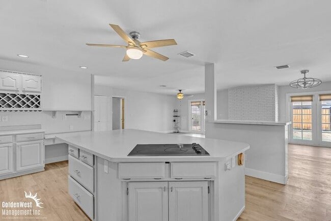 property at 5715 N 41st Dr