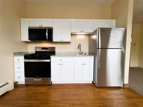 901 Bernon St in Woonsocket, RI - Building Photo - Building Photo