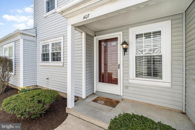 property at 407 Cambridge Ct
