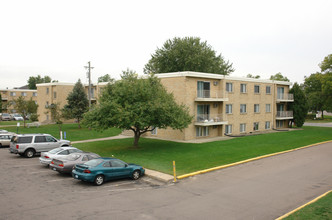 Continental Village Apartments in New Hope, MN - Building Photo - Building Photo